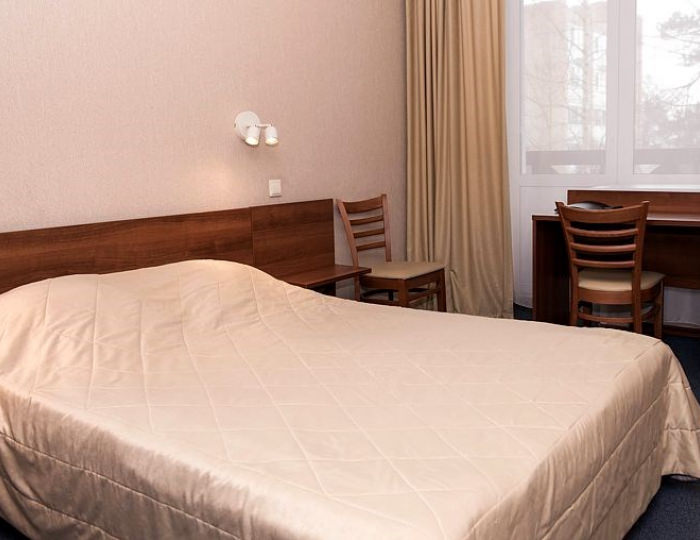 Стандартный двухместный DBL с одной кроватью и балконом (1корпус) - SPA санаторий «Солотча»